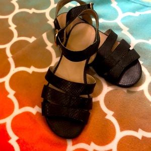 2/$30 Euc naturalizer sandals